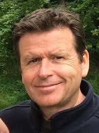  Simon West